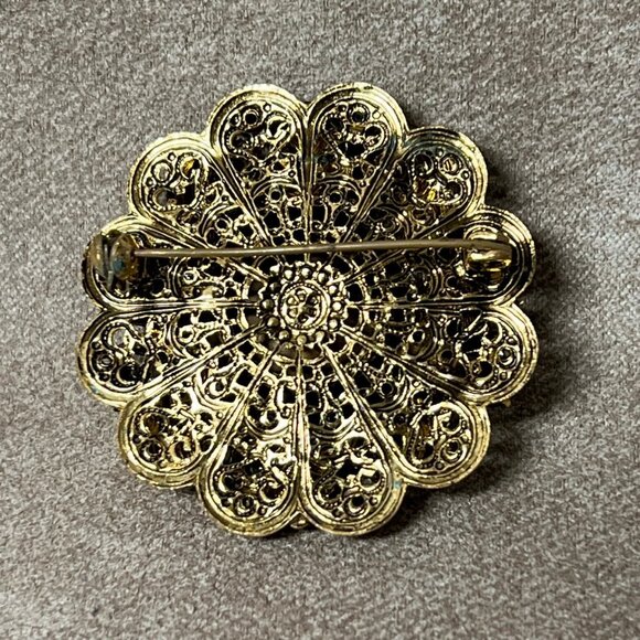 Vintage Jewelry 1950s Mid-Century Emerald Diamante Floral Pin - Picture 3 of 4